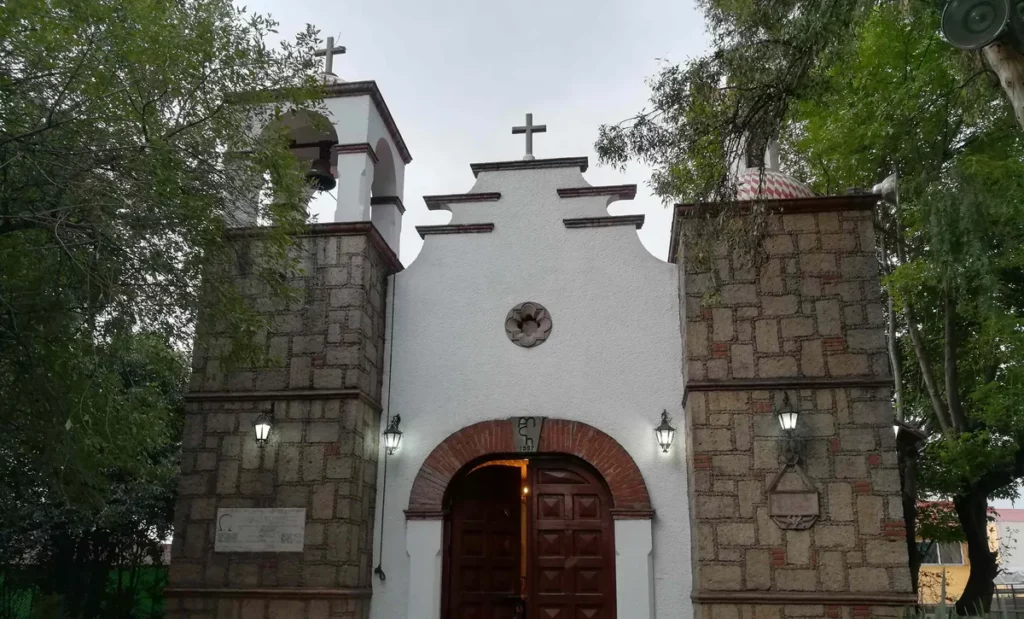 Capilla de piedra para ceremonias de boda en lienzo charro, CDMX